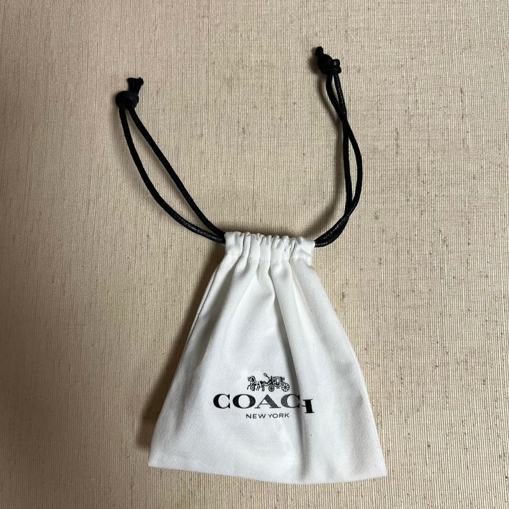 Coach Red Heart Pendant Necklace NWT - Picture 4 of 7